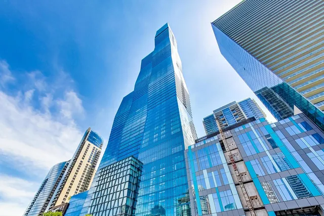 $1,690,000 | 363 East Wacker Drive, Unit 4304, Chicago, IL 60601