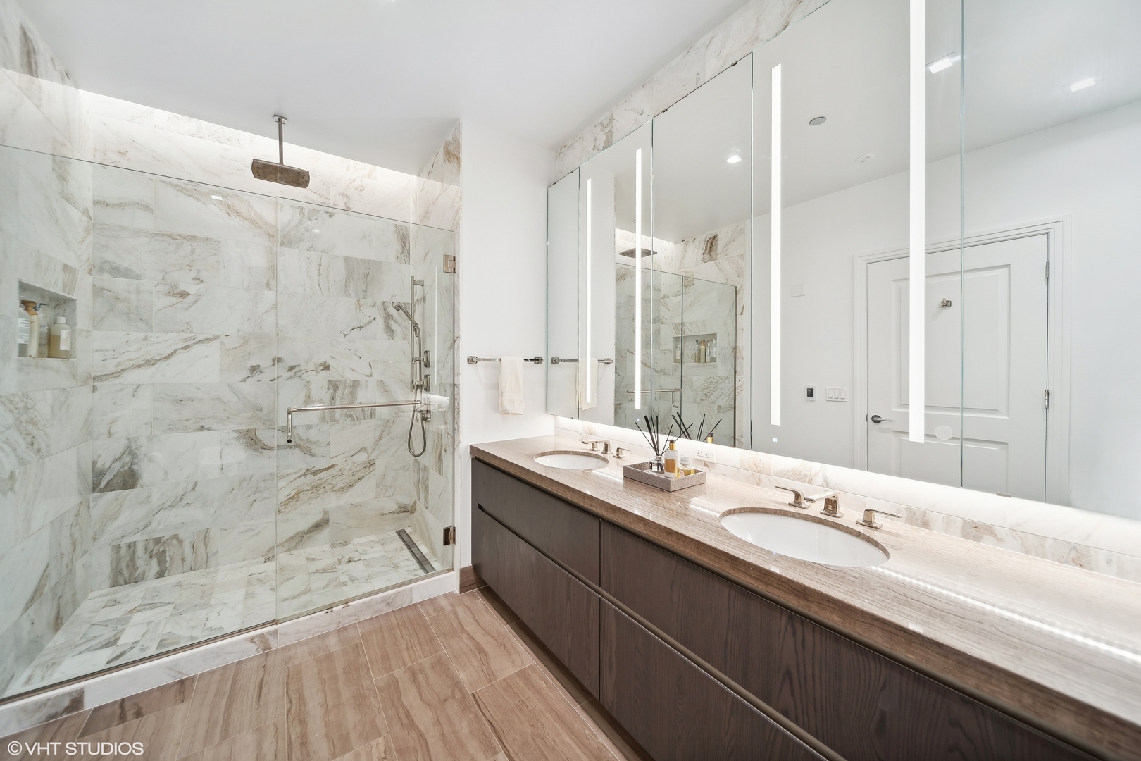 363 East Wacker Drive, Unit 4304 Chicago, IL 60601 - Photo 12 of 42