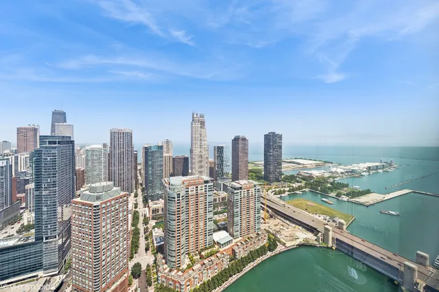 $1,690,000 | 363 East Wacker Drive, Unit 4304, Chicago, IL 60601