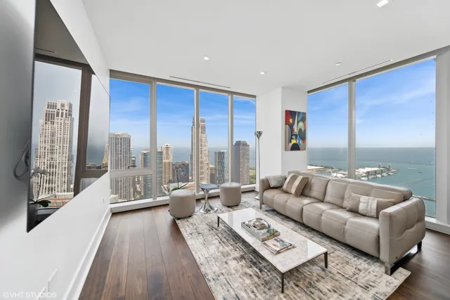 $1,690,000 | 363 East Wacker Drive, Unit 4304, Chicago, IL 60601