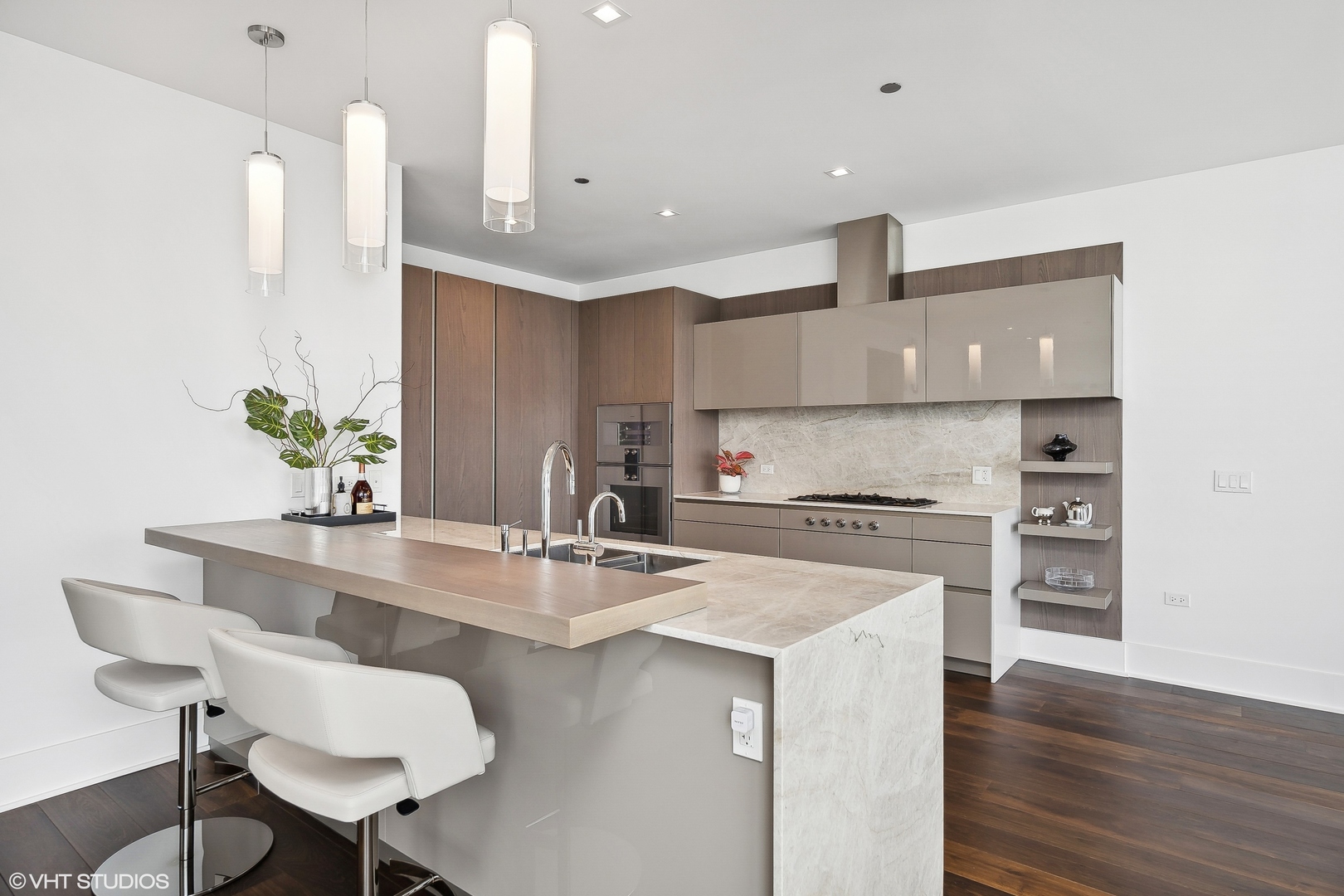 363 East Wacker Drive, Unit 4304 Chicago, IL 60601 - Photo 7 of 42