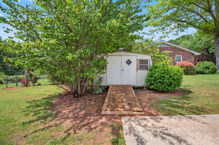 304 Arcadia Drive Anderson, SC 29621 - Photo 35 of 41 Outbuilding