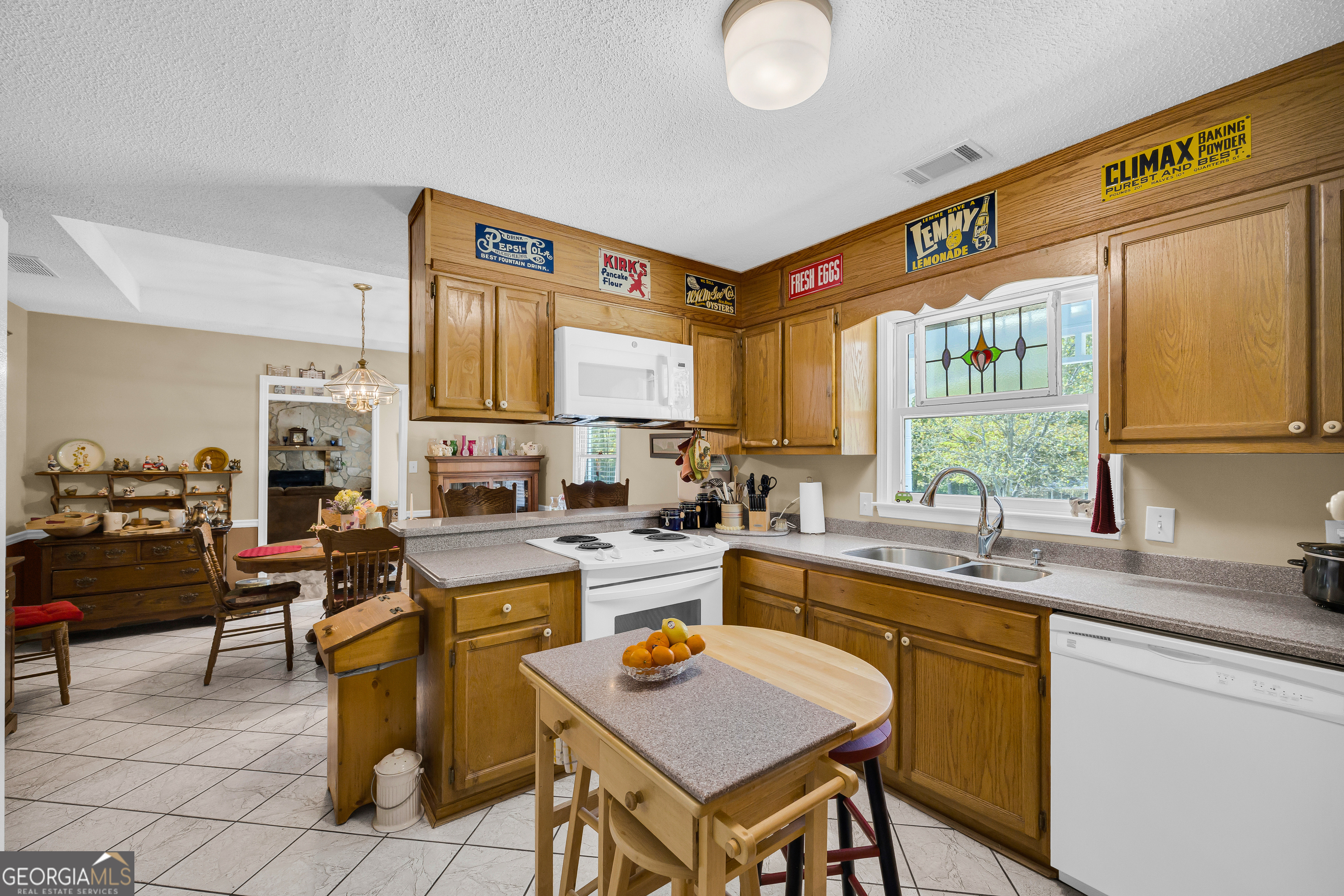 172 Lewis Circle Commerce, GA 30529 - Photo 3 of 29