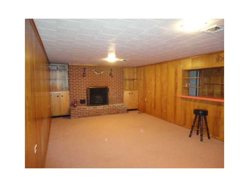 11 Weber Road Jeannette, PA 15644 - Photo 10 of 14 Family Room.