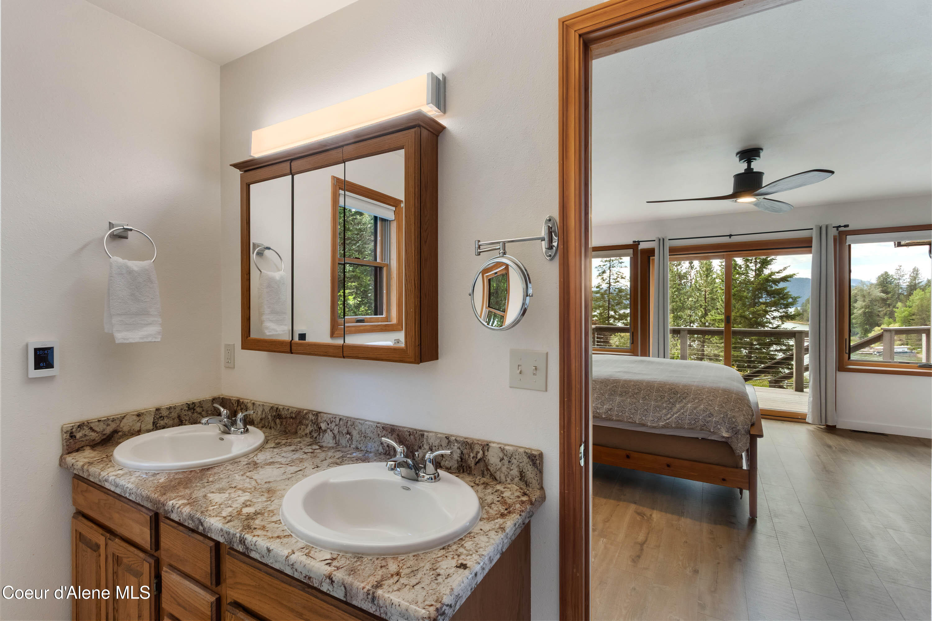 2385 Sunnyside Road Sandpoint, ID 83864 - Photo 15 of 64 Main Floor Suite 1 Vanity