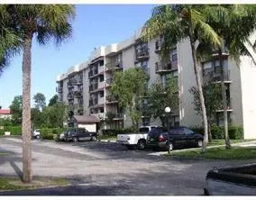 $1,375 | 2771 Riverside Drive, Unit 404A, Coral Springs, FL 33065