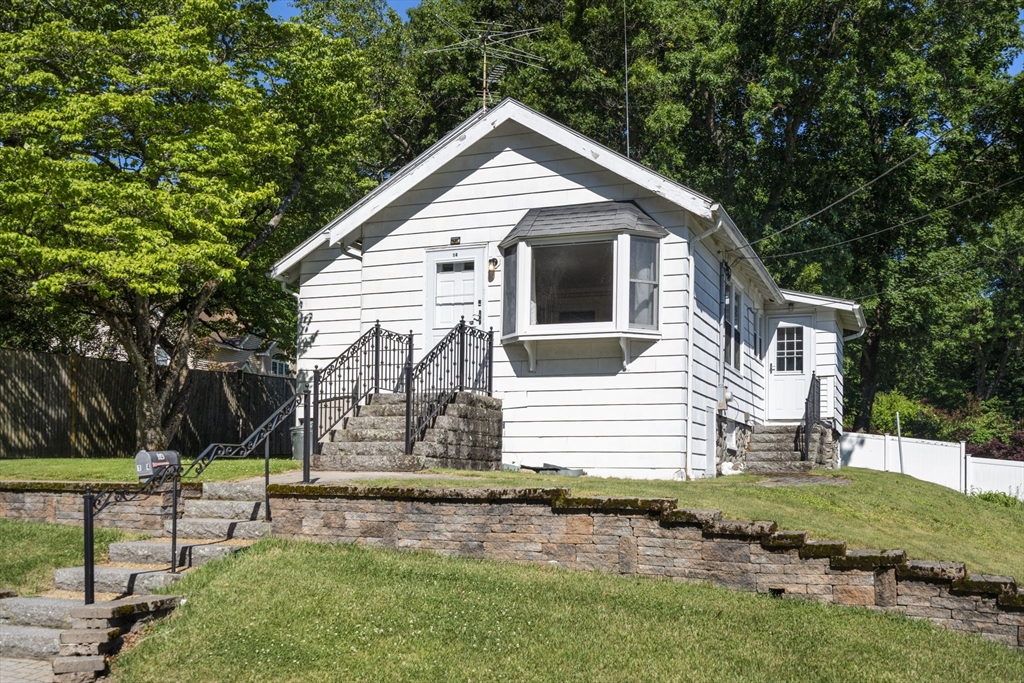 14 Saybrook Road Worcester, MA 01604 - Photo 1 of 15
