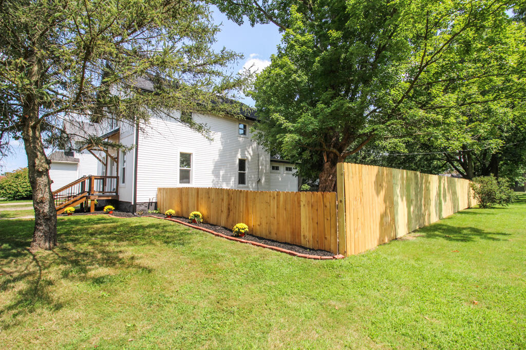 713 Oak Street Three Rivers, MI 49093 - Photo 5 of 34 Oak-32