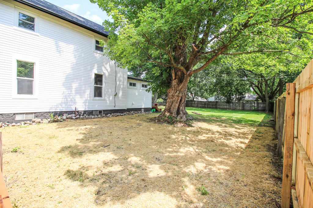 713 Oak Street Three Rivers, MI 49093 - Photo 8 of 34 Oak-31