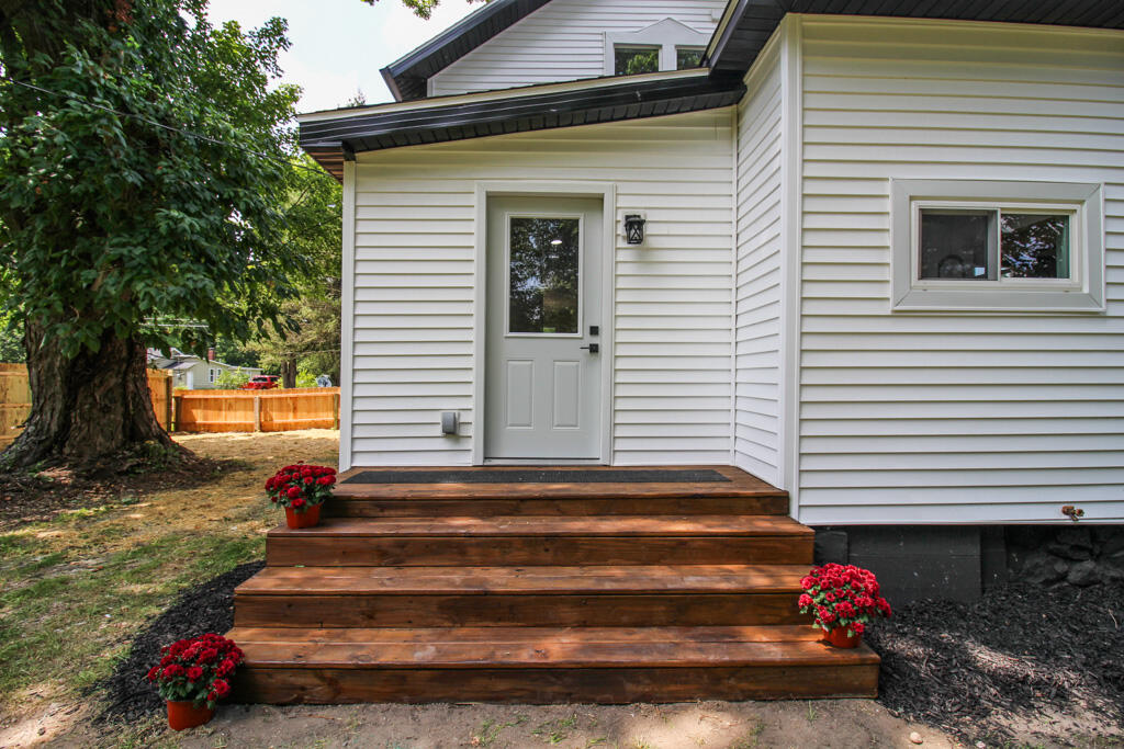 713 Oak Street Three Rivers, MI 49093 - Photo 10 of 34 Oak-26