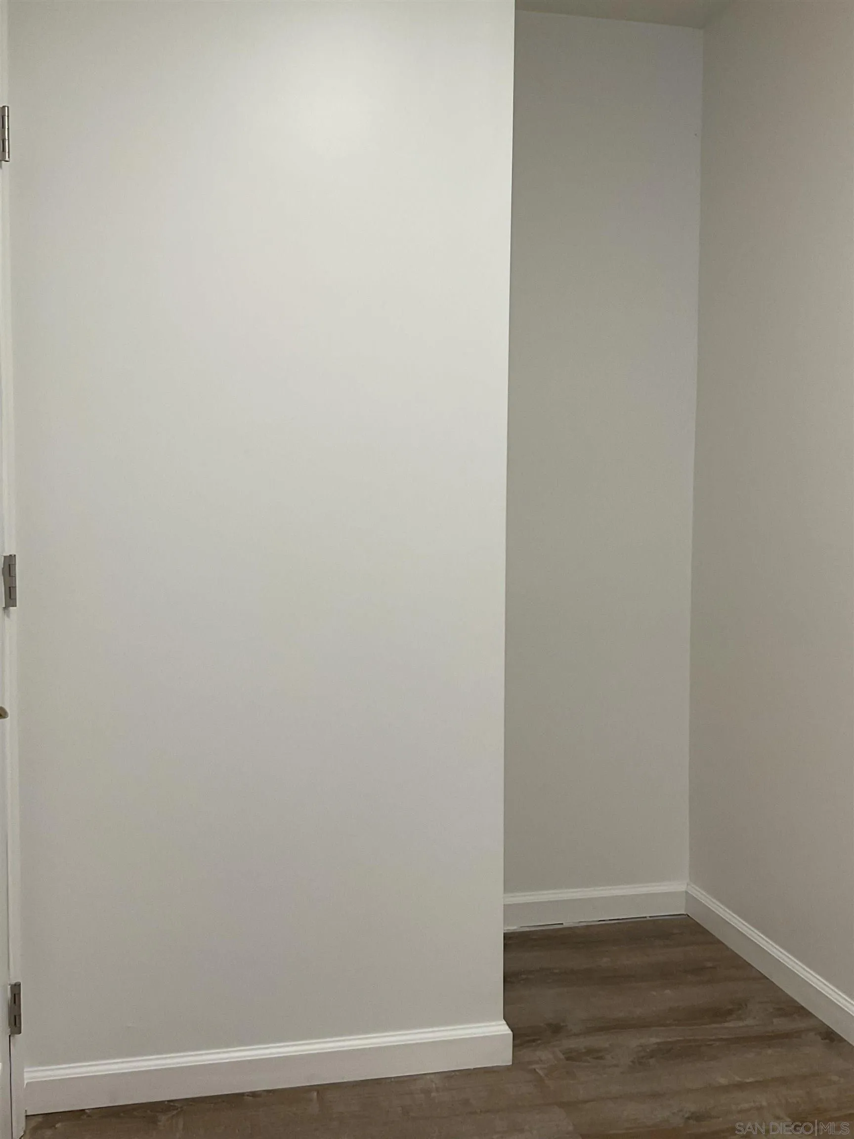 2600 Torrey Pines Road, Unit A25 La Jolla, CA 92037 - Photo 29 of 47 a view of small space with wooden floor