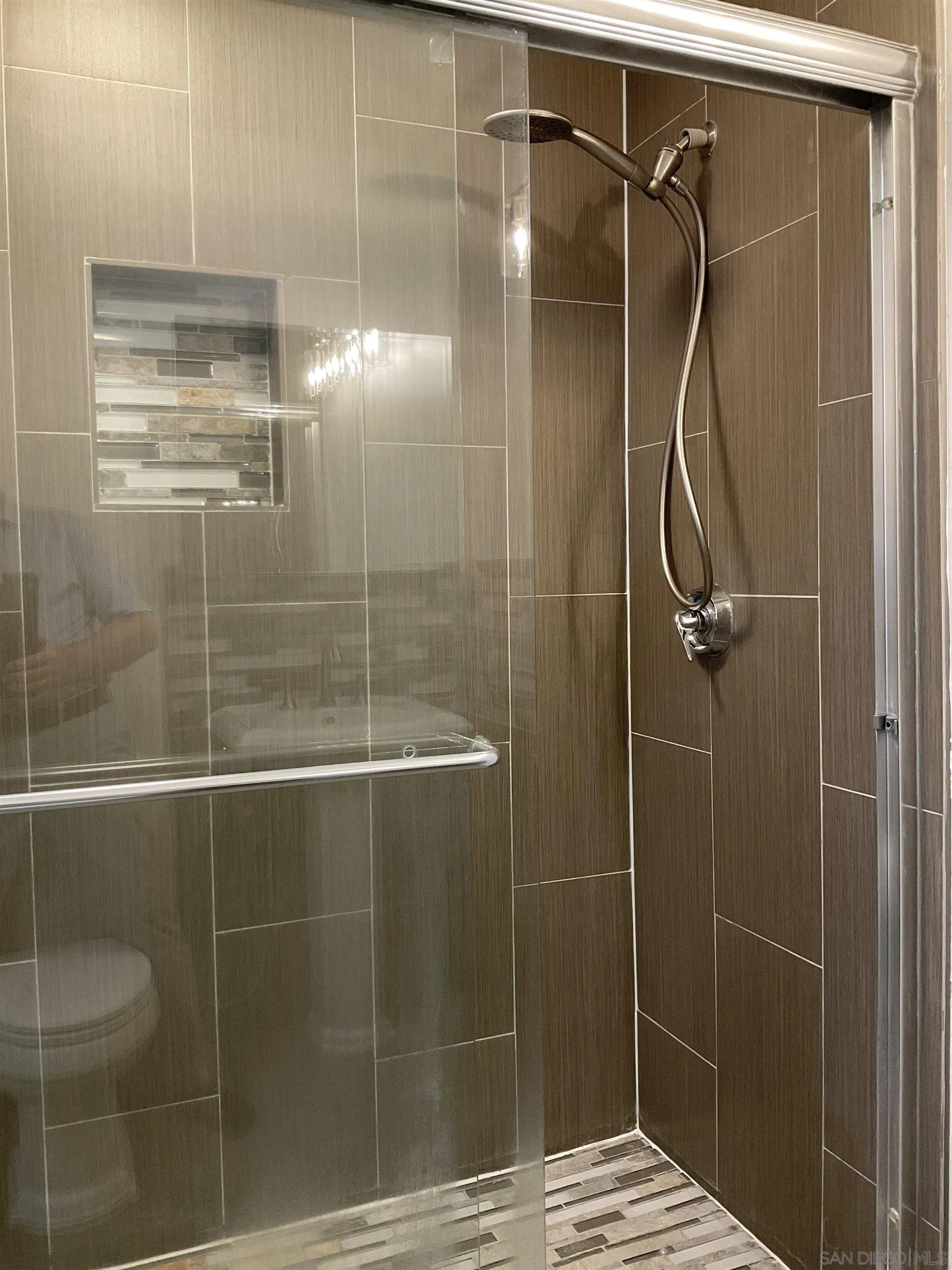 2600 Torrey Pines Road, Unit A25 La Jolla, CA 92037 - Photo 34 of 47 a bathroom with a shower