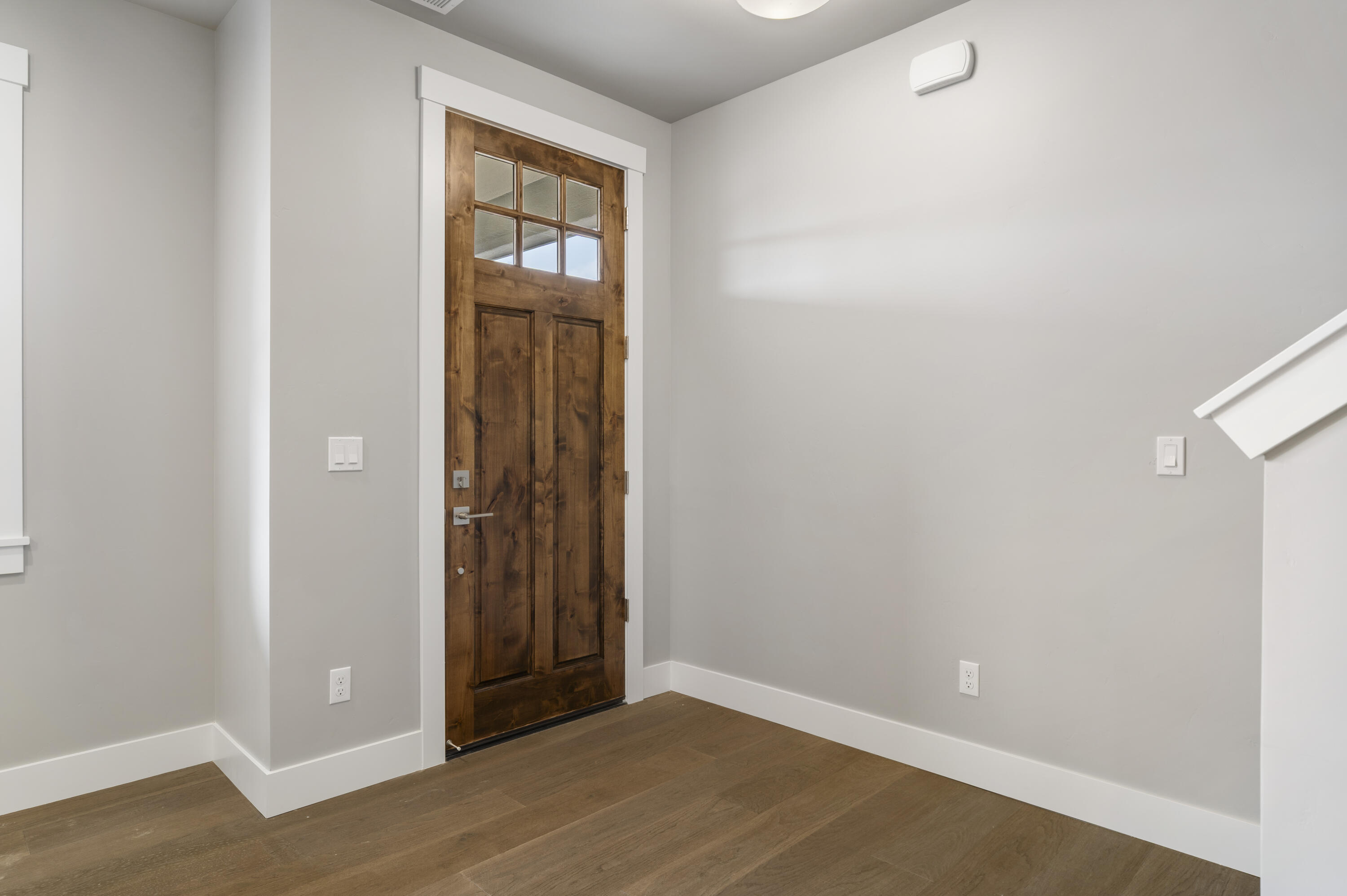 3937 Southwest Coyote Avenue, Unit LOT 154 Redmond, OR 97756 - Photo 12 of 24 15-Living Room