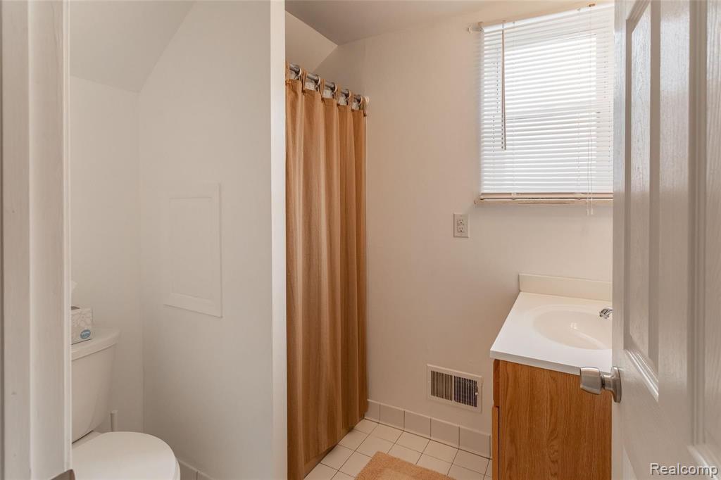 19450 Inkster Road Redford, MI 48240 - Photo 19 of 26