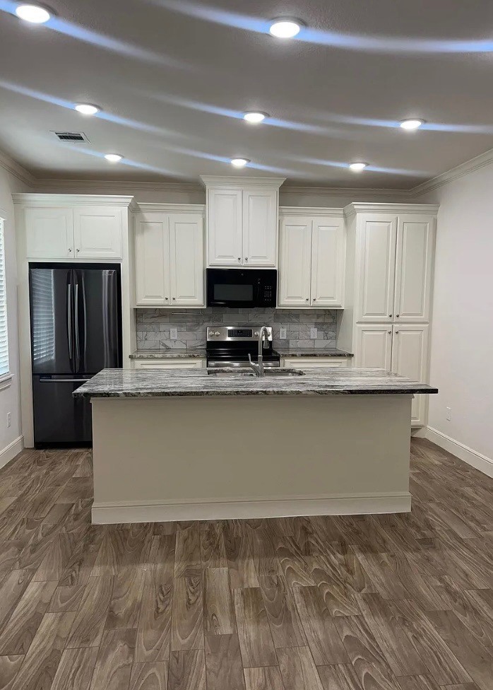 2548 Appian Way New Caney, TX 77357 - Photo 6 of 10