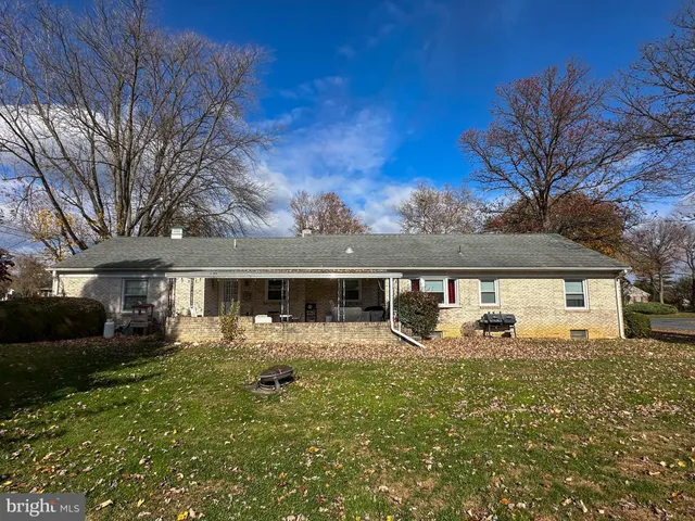 front view of house with a yard