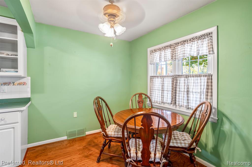 14725 Wick Road Allen Park, MI 48101 - Photo 6 of 27