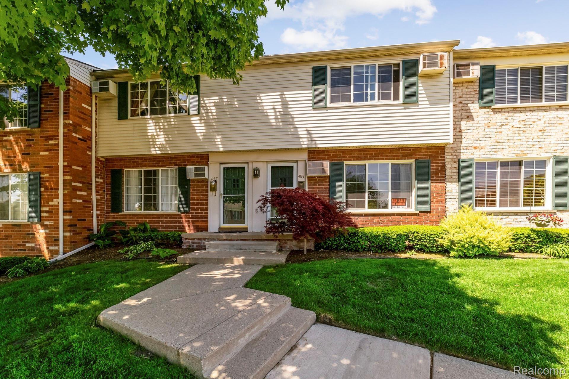 485 Miller Avenue Rochester, MI 48307 - Photo 1 of 19 BEAUTIFULLY UPDATED!