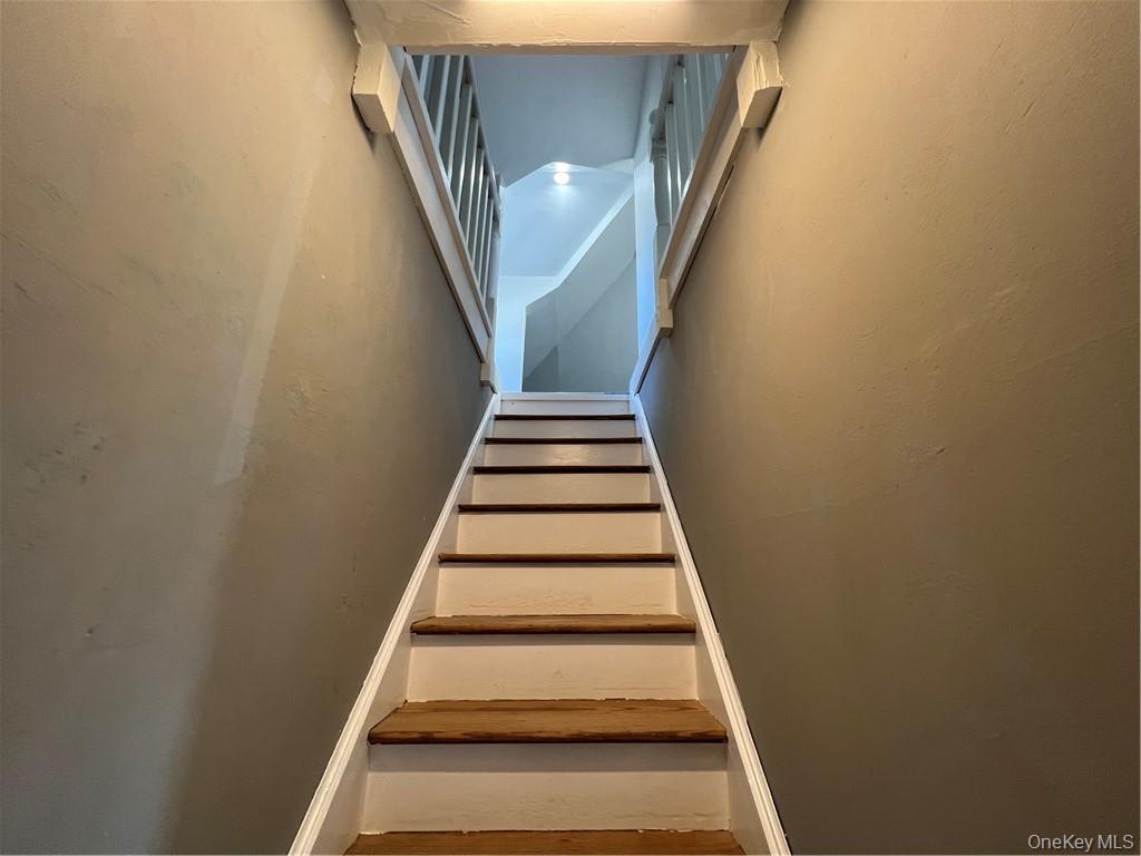 85 Locust Avenue Scarsdale, NY 10583 - Photo 30 of 38 a view of entryway