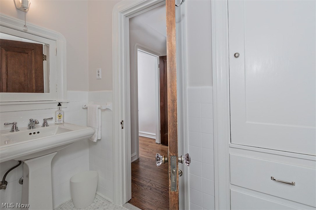3313 Aberdeen Road Cleveland, OH 44120 - Photo 23 of 28