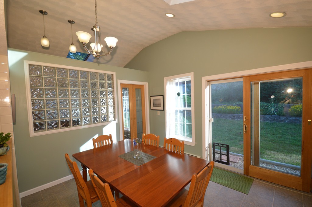26 Wellesley Road Beverly, MA 01915 - Photo 7 of 22 Gallery Image 7