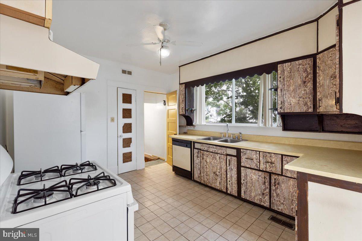 4411 Wentworth Road Baltimore, MD 21207 - Photo 11 of 37 Gallery Image 11