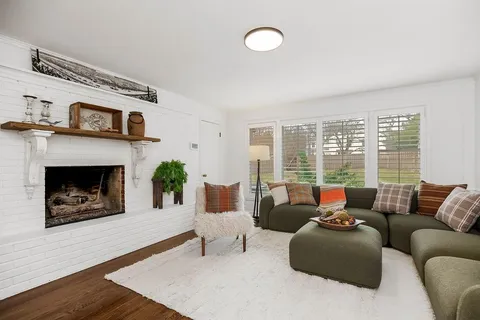 $1,295,000 | 6505 Willow Lane, Mission Hills, KS 66208