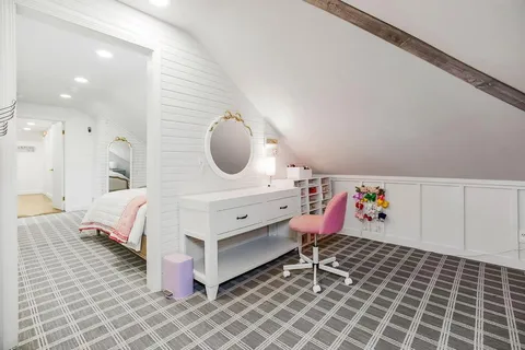 $1,295,000 | 6505 Willow Lane, Mission Hills, KS 66208