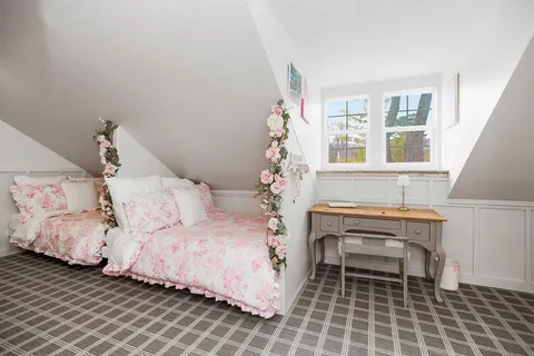 $1,295,000 | 6505 Willow Lane, Mission Hills, KS 66208