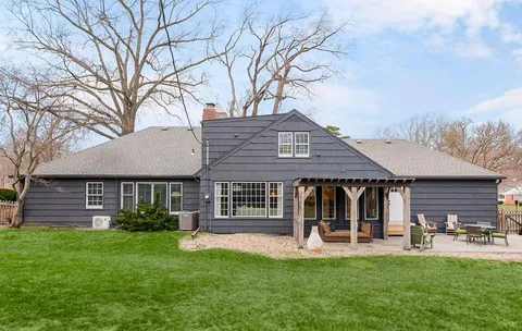 $1,295,000 | 6505 Willow Lane, Mission Hills, KS 66208