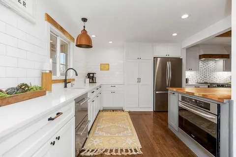 $1,295,000 | 6505 Willow Lane, Mission Hills, KS 66208