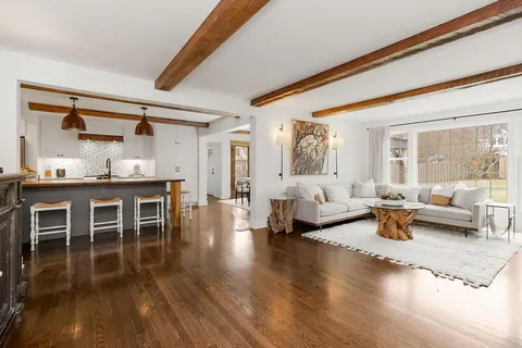 $1,295,000 | 6505 Willow Lane, Mission Hills, KS 66208