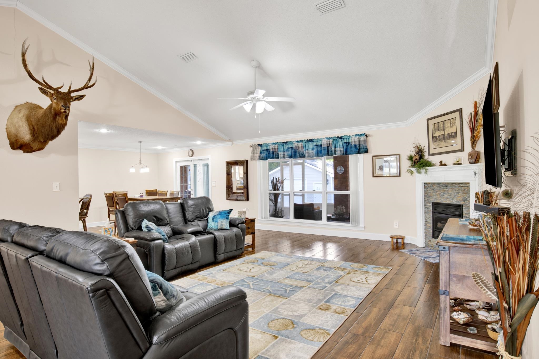 11749 Venice Boulevard Foley, AL 36535 - Photo 12 of 43 Living Room