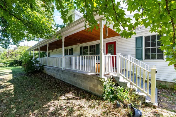 $779,000 | 575 Wildcat Bluff Road, Vienna, IL 62995