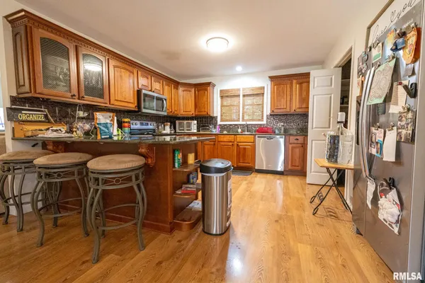 $779,000 | 575 Wildcat Bluff Road, Vienna, IL 62995