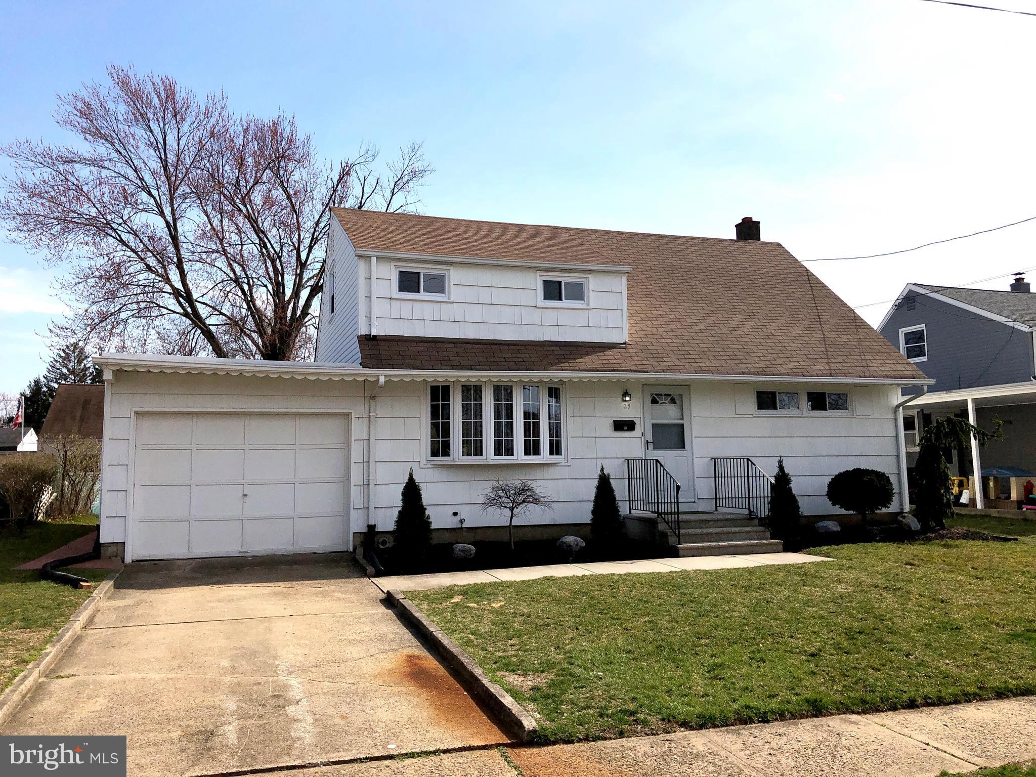 29 Beaumont Road Hamilton, NJ 08620 - Photo 2 of 22
