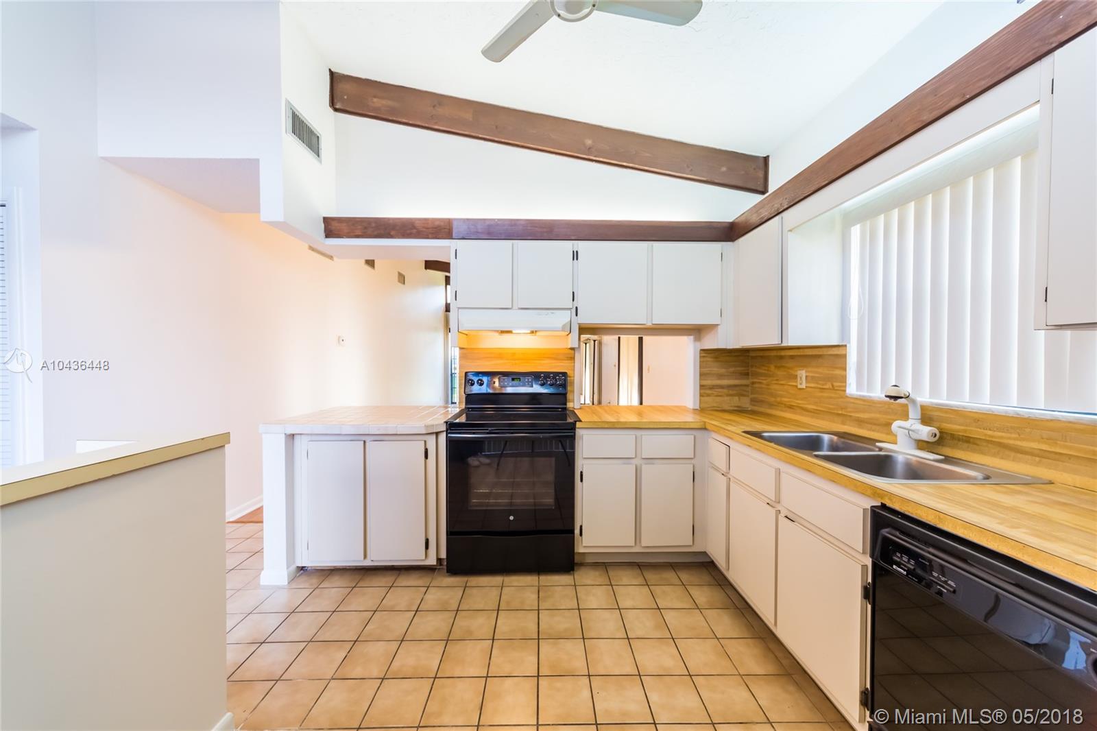 131 Gate Road, Unit 465 Hollywood, FL 33024 - Photo 9 of 30 Gallery Image 9