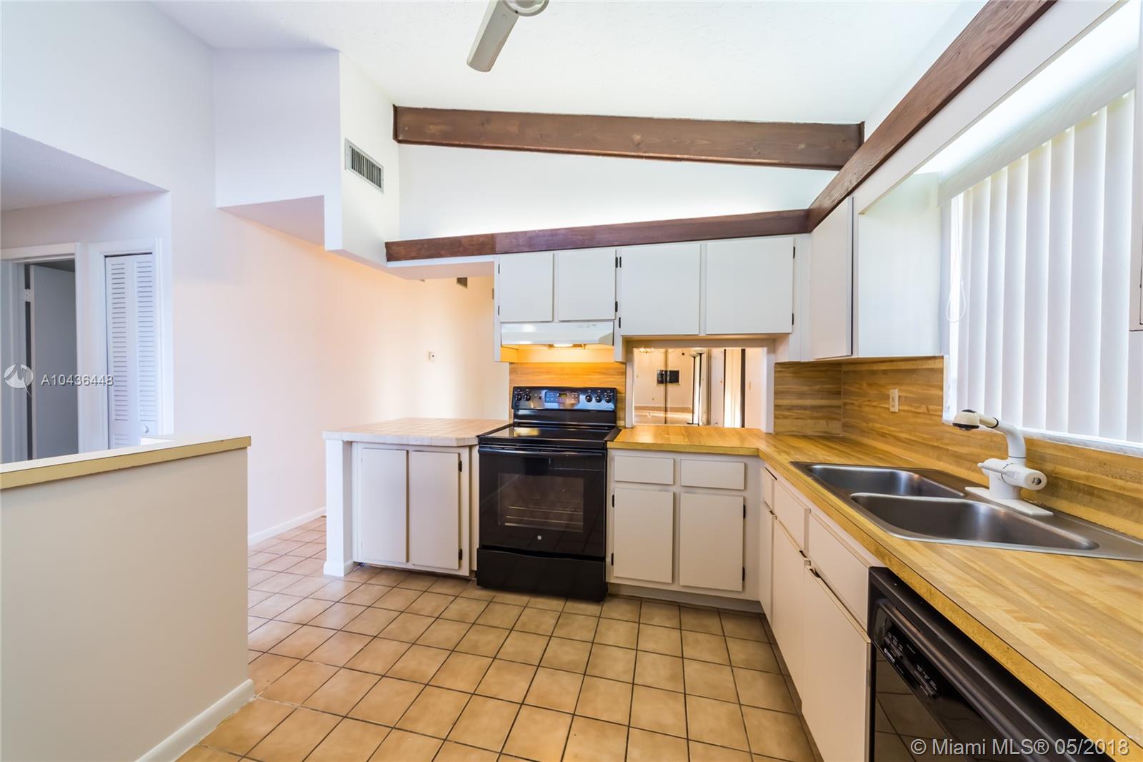 131 Gate Road, Unit 465 Hollywood, FL 33024 - Photo 10 of 30 Gallery Image 10