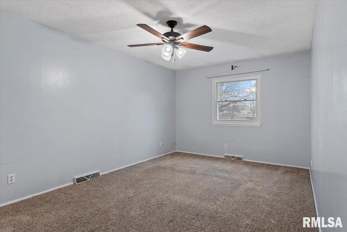 2409 Westchester Boulevard Springfield, IL 62704 - Photo 18 of 43