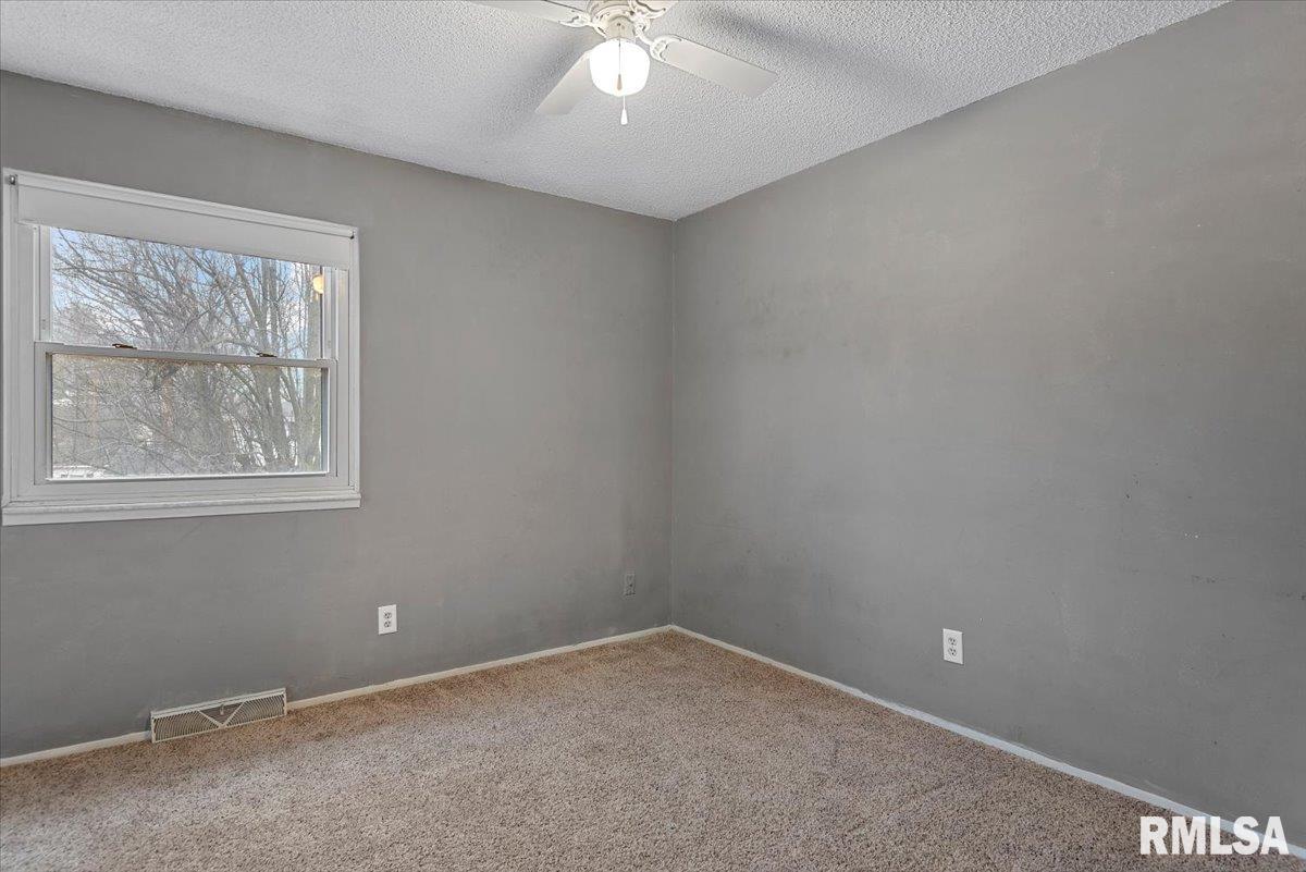 2409 Westchester Boulevard Springfield, IL 62704 - Photo 28 of 43