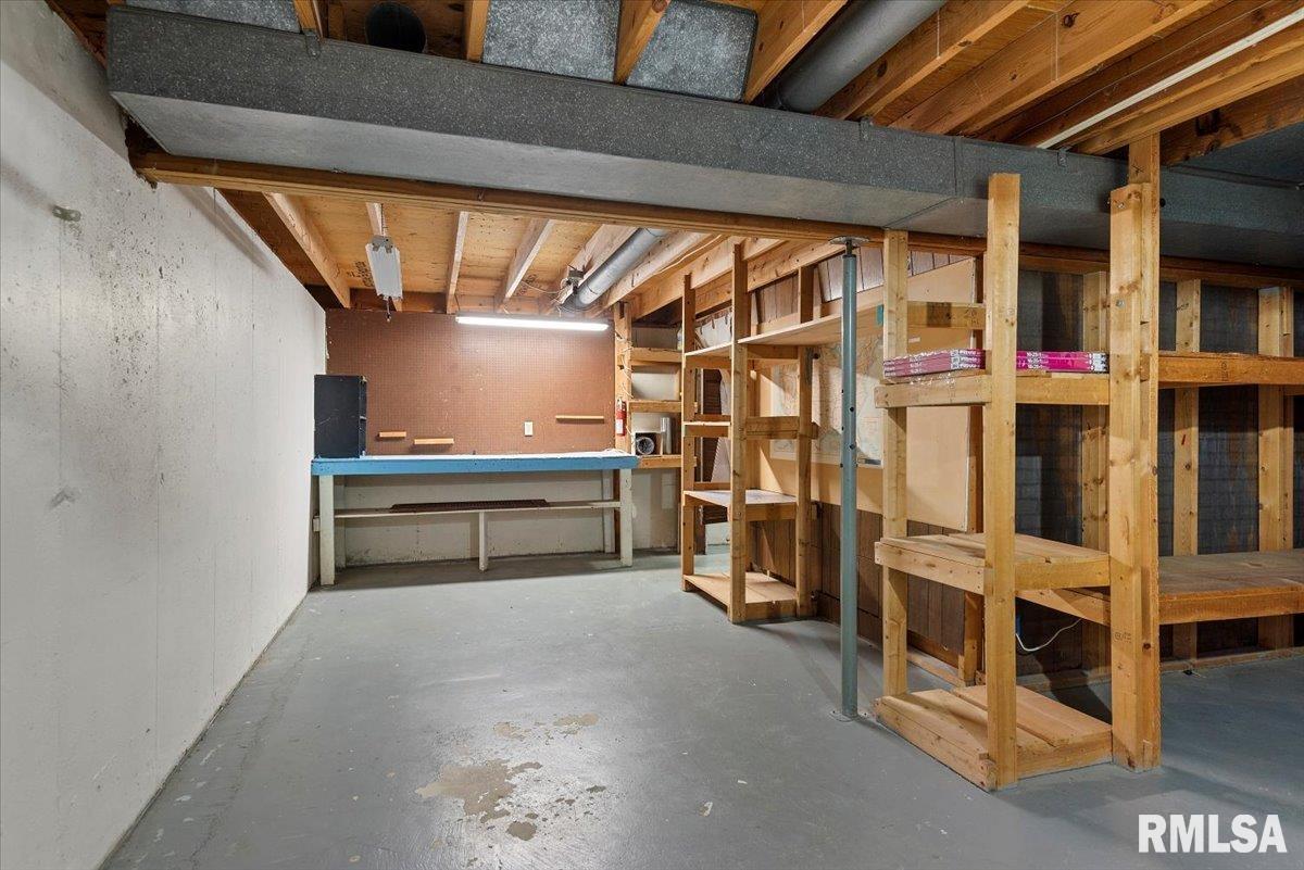 2409 Westchester Boulevard Springfield, IL 62704 - Photo 34 of 43