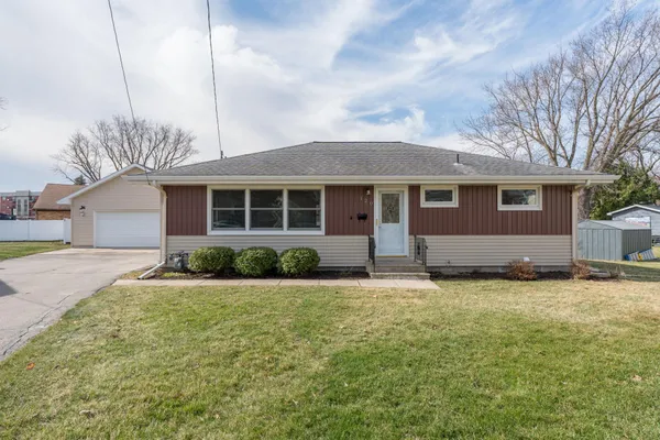 $319,900 | 120 Wilson Way, Mankato, MN 56001