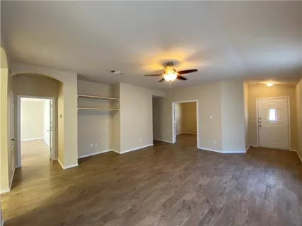 $1,750 | 1002 West South Street, Leander, TX 78641