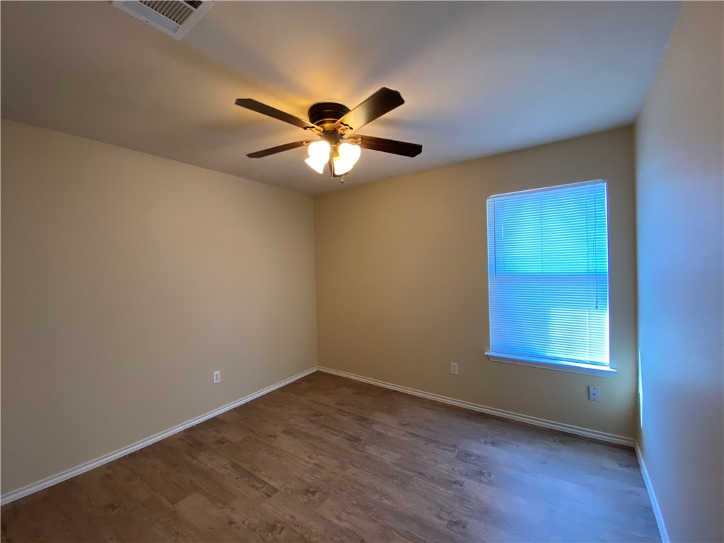 1002 West South Street Leander, TX 78641 - Photo 8 of 10