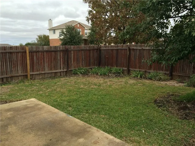 $1,750 | 1002 West South Street, Leander, TX 78641