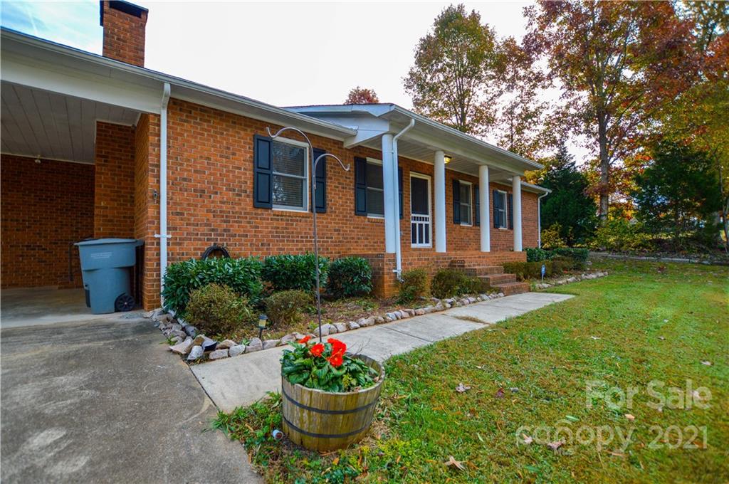 1050 East Ritchie Road Salisbury, NC 28146 - Photo 3 of 48 Gallery Image 3