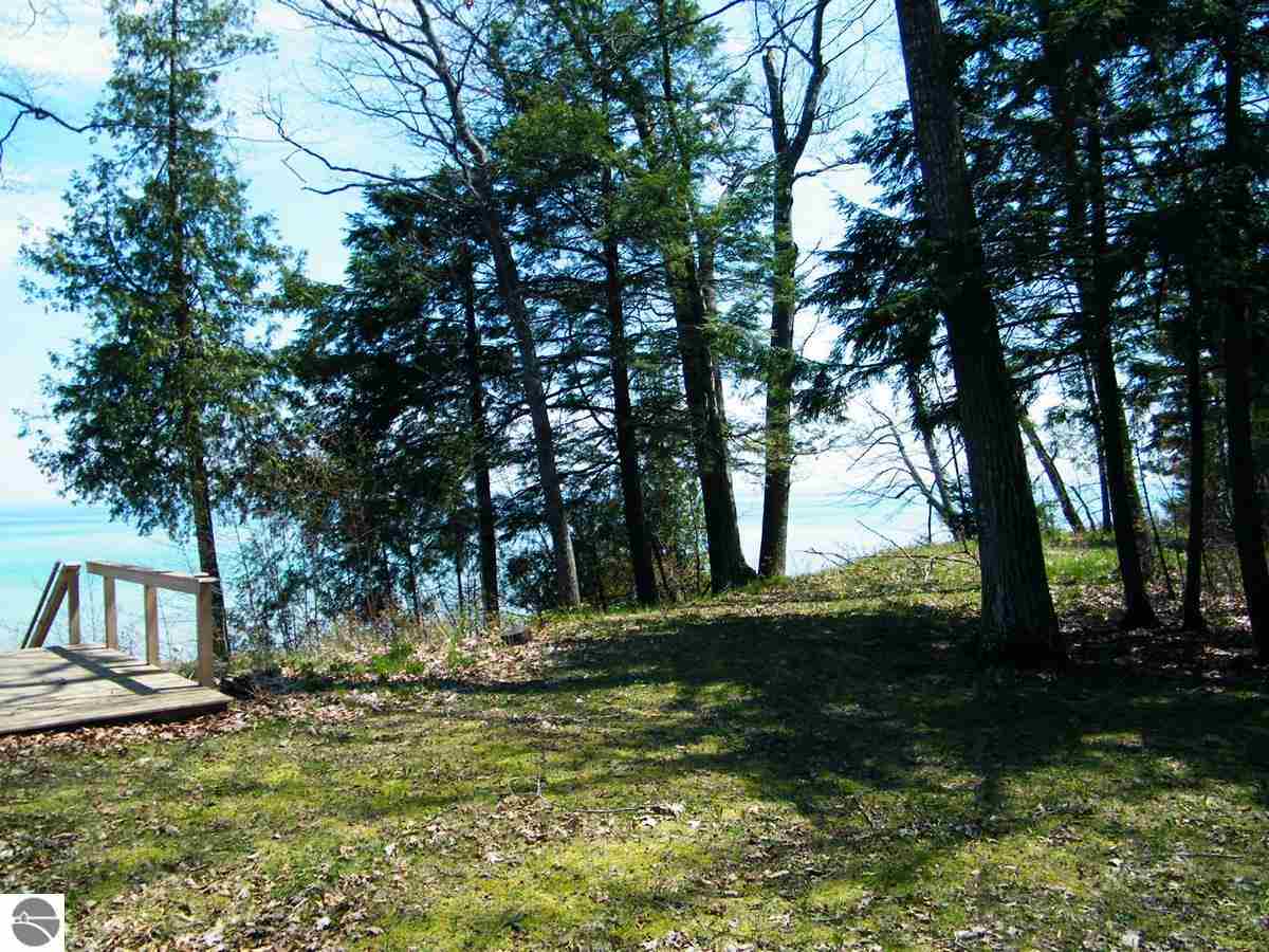 4362 North Omena Point Road Omena, MI 49674 - Photo 25 of 39 1784650-24.JPG