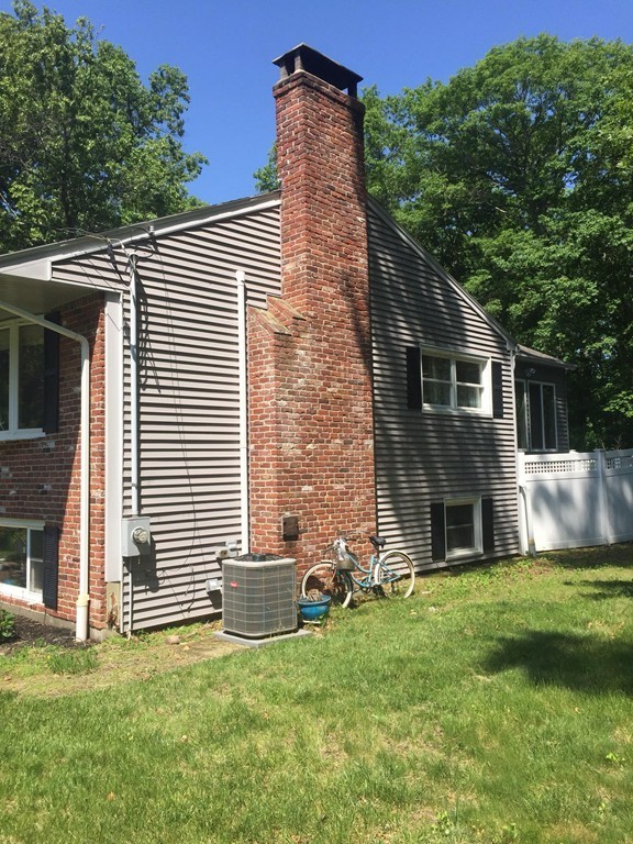 47 Countryside Road Grafton, MA 01536 - Photo 3 of 27 Gallery Image 3