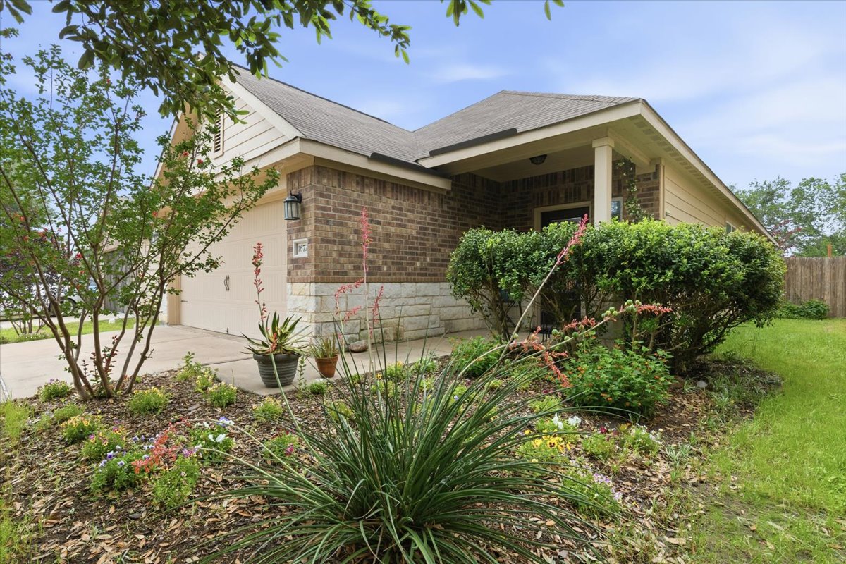 1672 Treeta Trail Kyle, TX 78640 - Photo 3 of 33