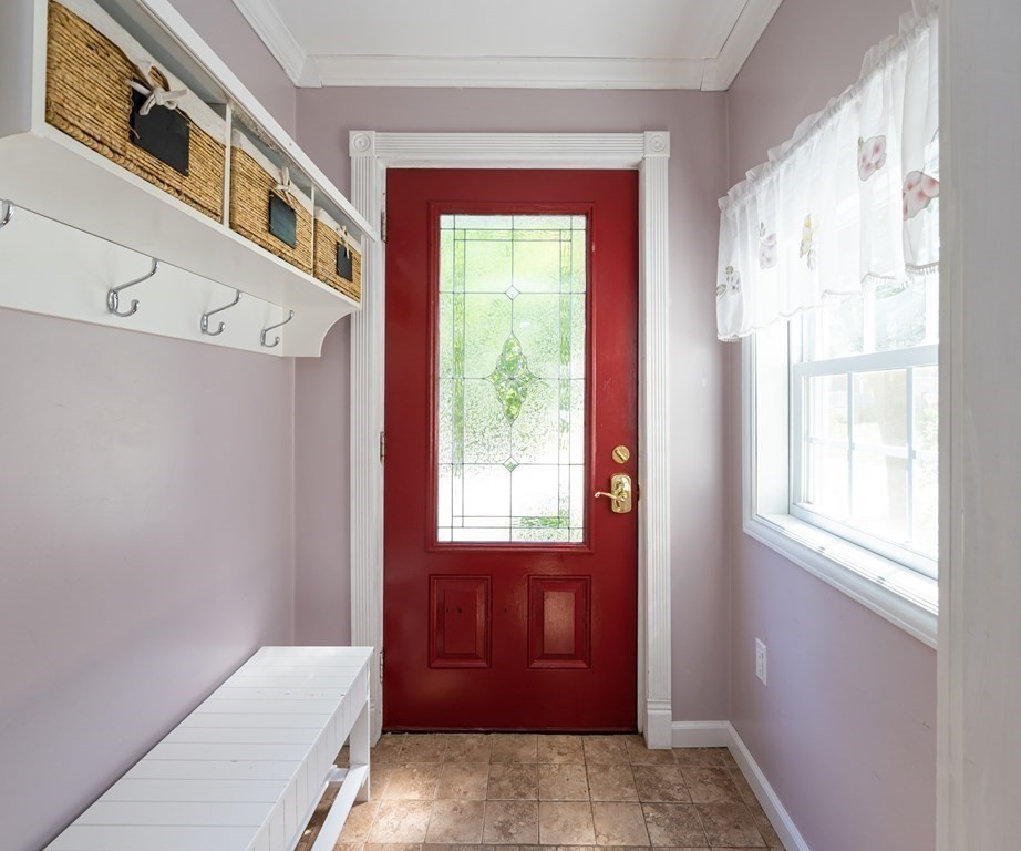 42 Hickory Road Norwood, MA 02062 - Photo 3 of 42 Gallery Image 3